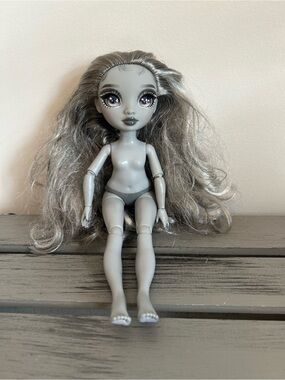 Nicole Steel Doll From Shadow High Series 1